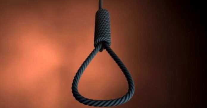 Read more about the article युवक ने फांसी लगाई, पिता ने कहा-शराब के नशे ने ले ली बेटे की जान