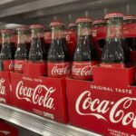 कोका-कोला ने लॉन्च की 100% रिसाइकिल होने वाली बोतल:अब 250ml और 750ml कोल्ड ड्रिंक्स rPET बोतलों में मिलेंगी