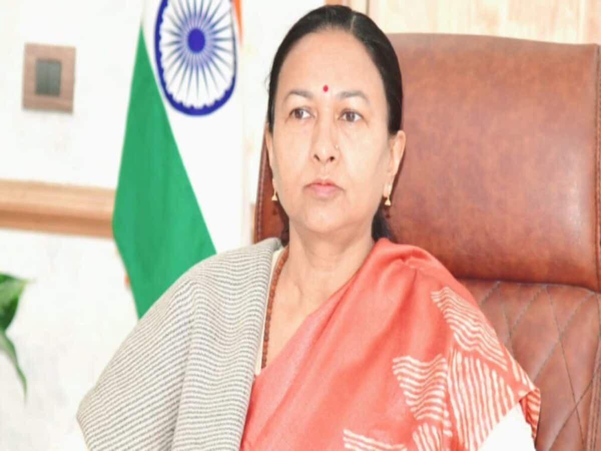 You are currently viewing राधा रतूड़ी बनी उत्तराखंड की पहली महिला मुख्य सचिव