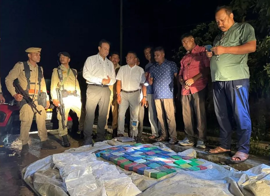 Read more about the article असम में पुलिस को बड़ी सफलता, 210 करोड़ की हेरोइन जब्त; एक आरोपी गिरफ्तार