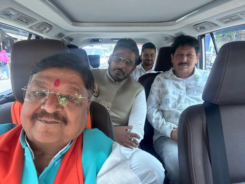 You are currently viewing कांग्रेस प्रत्याशी ने नामांकन लिया वापस, बीजेपी कैंडिडेट के सामने छोड़ा मैदान