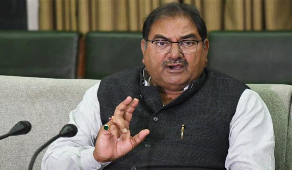 Read more about the article BKU विभाजित हुई फैक्शनों में: चादुनी फैक्शन Abhay Chautala के साथ कुरुक्षेत्र में आया, टिकैत फैक्शन ने समर्थकों के लिए निर्णय छोड़ा