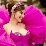 उर्वशी रौतेला ने हॉट पिंक गाउन में दिखाया अपना जवला