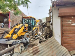 Read more about the article उज्जैन में गैंग रेप के आरोपी इमरान का मकान तोड़ा