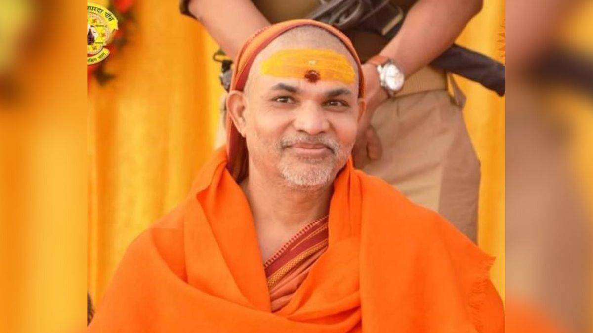 You are currently viewing उद्धव ठाकरे के साथ हुआ विश्वासघात, महाराष्ट्र में हुआ जनादेश का अपमान : शंकराचार्य