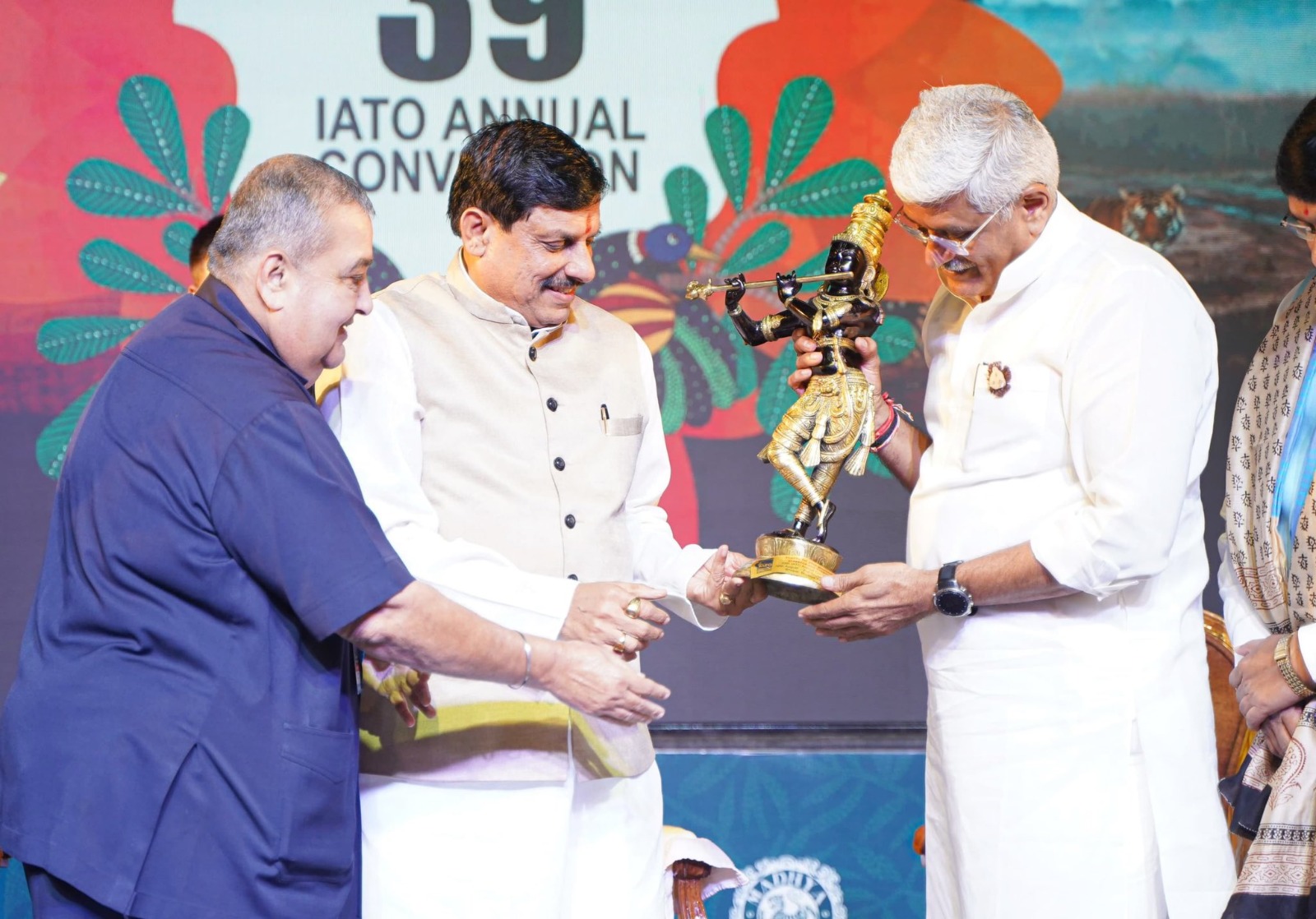 You are currently viewing CM यादव और केंद्रीय मंत्री गजेंद्र सिंह शेखावत ने किया 39वें वार्षिक IATO सम्मेलन का उद्घाटन; आज होंगे बिजनेस सेशन: MP-UP समेत 5 प्रदेश के एक्सपर्ट होंगे शामिल