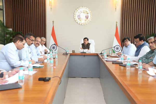 You are currently viewing प्रदेश में नौकरियों की जानकारी मिलेगी अब एक ही पोर्टल पर! मुख्यमंत्री डॉ. यादव ने रोजगार और स्वरोजगार पर की समीक्षा बैठक, कहा – सभी रोजगार देने वाले विभाग तैयार करें इंटीग्रेटेड रोजगार स्टेट पोर्टल