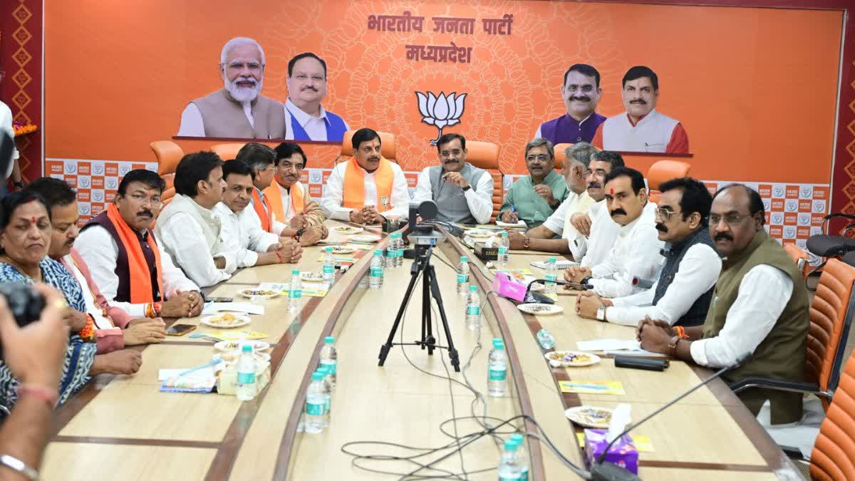 Read more about the article बीजेपी ने 15 और जिलाध्यक्षों का किया ऐलान, अब तक 47 जिलाध्यक्षों के नाम घोषित किए गए; इस बार महिलाओं को भी सौंपी गई कमान …