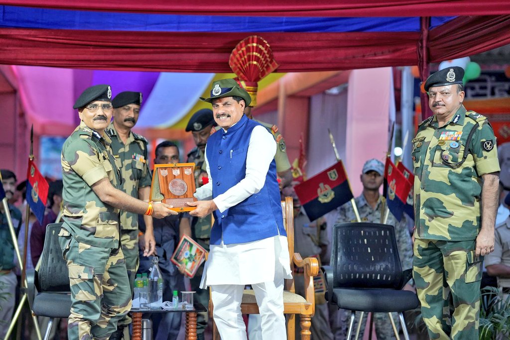 You are currently viewing मुख्यमंत्री डॉ. मोहन यादव की ऐतिहासिक घोषणा, मध्यप्रदेश बनेगा खेलों की राजधानी: इंदौर में 18वीं अखिल भारतीय पुलिस निशानेबाजी (खेल) चैम्पियनशिप शुरू, 600 निशानेबाज दिखाएंगे दम