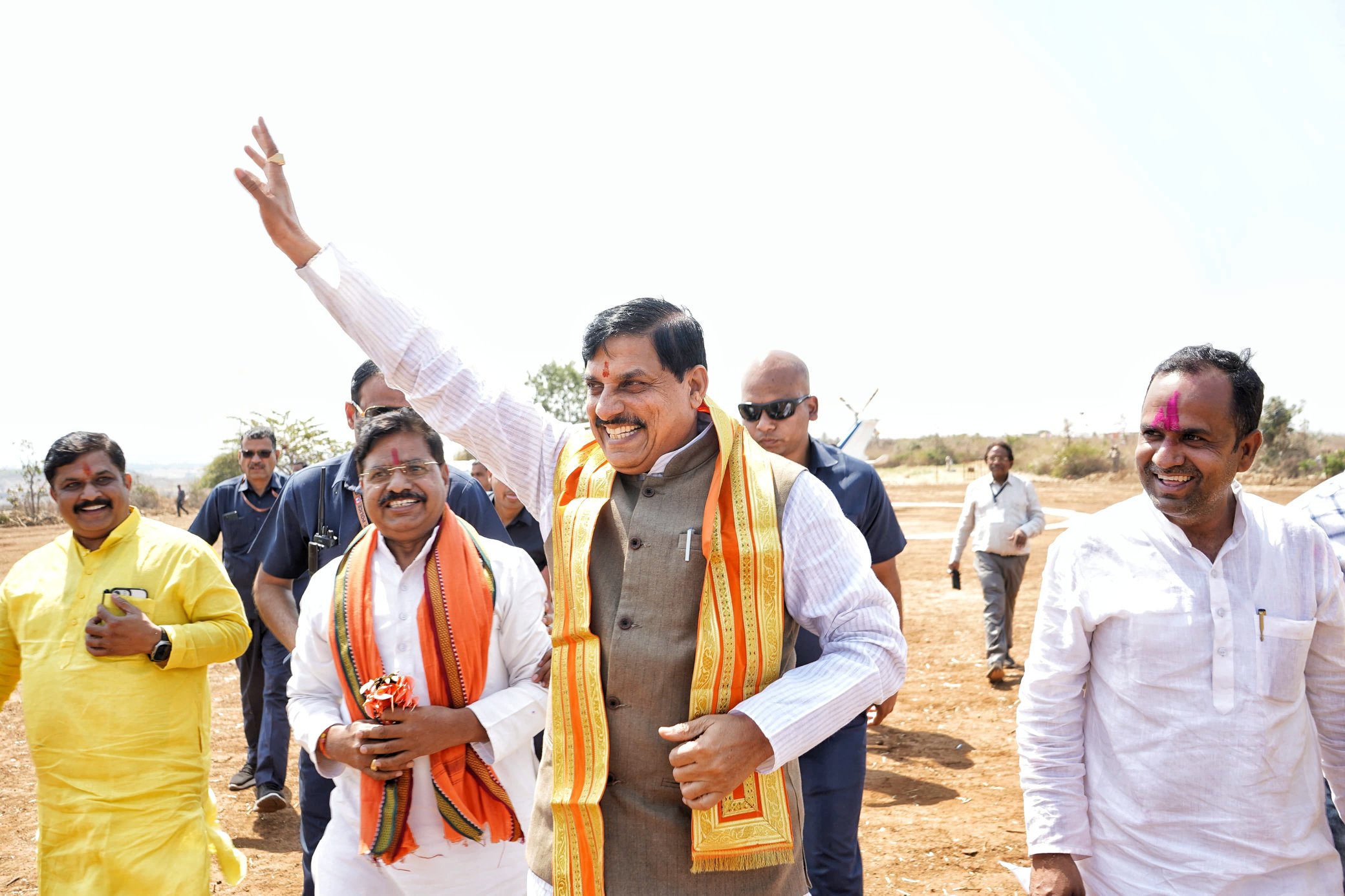 You are currently viewing इंदौर की गेर यात्रा में हादसा, ट्रैक्टर की टक्कर से एक की मौत: मुख्यमंत्री डॉ. यादव ने किया कार्यक्रम स्थगित, पीड़ित परिवार को ₹4 लाख की प्रदान की जाएगी सहायता राशि; मुख्यमंत्री ने जताया शोक