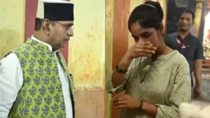 Read more about the article भोपाल में मंत्री विश्वास सारंग बने ‘मसीहा’, मंदिर की चौखट पर बेबस मां के लिए मंत्री सारंग ने बढ़ाया मदद का हाथ; नौकरी और आर्थिक सहायता का दिया भरोसा