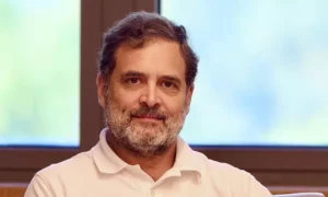 Read more about the article वीर सावरकर को ‘अंग्रेजों का नौकर’ कहना पड़ा भारी, लखनऊ हाईकोर्ट ने राहुल गांधी की याचिका खारिज की — अब बढ़ सकती हैं कानूनी मुश्किलें, गैर-जमानती वारंट की आशंका