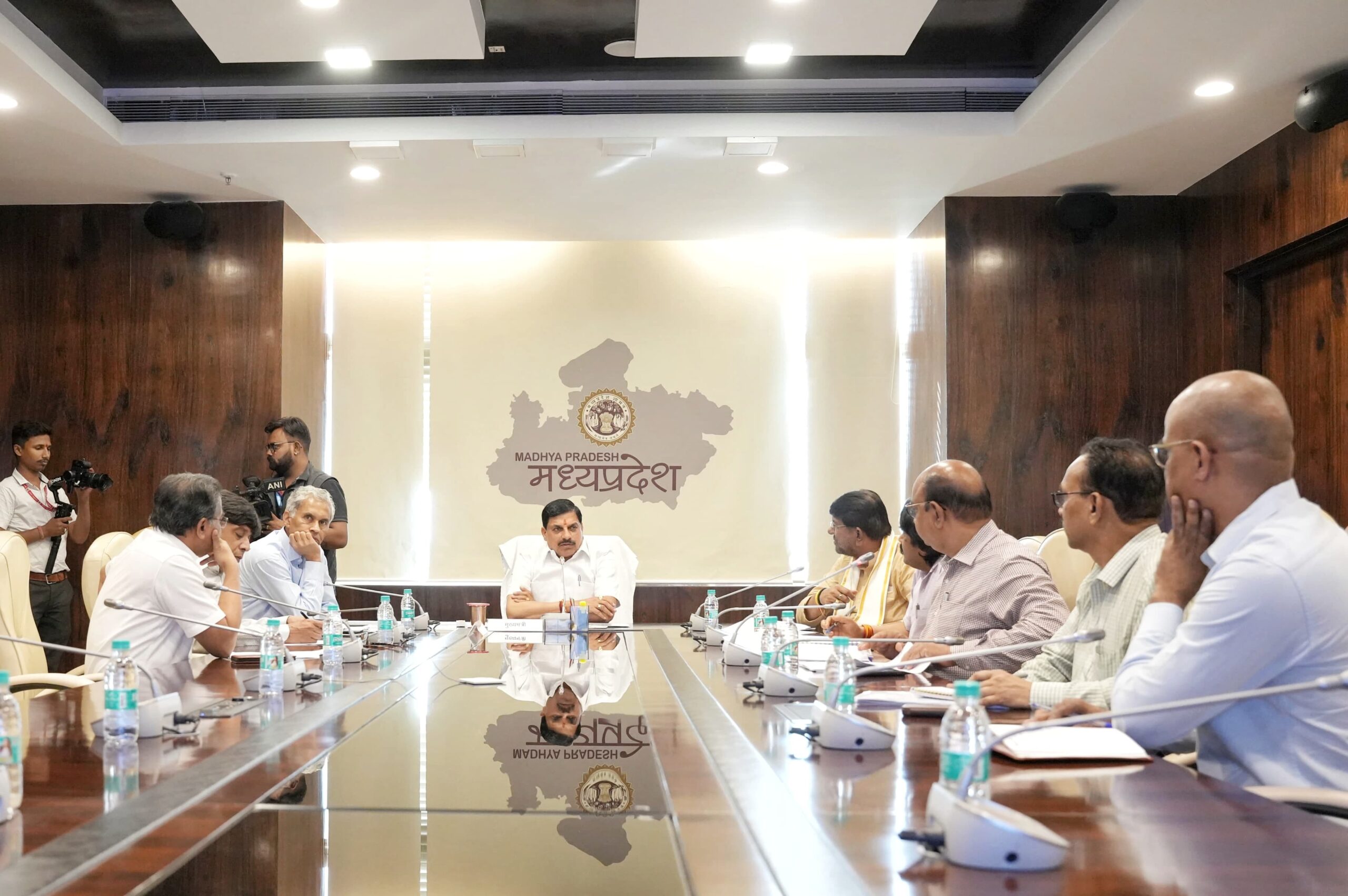 You are currently viewing मुख्यमंत्री ने केंद्र से मांगी 7 नई NH परियोजनाओं की मंजूरी, सिंहस्थ 2028 पर विशेष फोकस; केंद्रीय मंत्री नितिन गडकरी 10 अप्रैल को करेंगे 5832 करोड़ की परियोजनाओं का लोकार्पण-भूमिपूजन