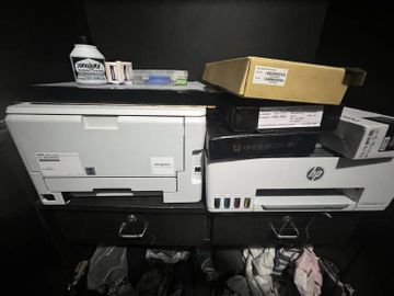 You are currently viewing इंदौर के होटल में चल रही थी नकली नोटों की फैक्ट्री, मास्टर चाबी से खुला राज: लाखों के नकली नोट बरामद, इंदौर-भोपाल-गुजरात से जुड़े थे तार!