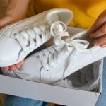 जूते उतारते ही फैल जाती है बदबू? जानिए क्यों होता है ऐसा और कैसे पाएं छुटकारा – पढ़‍िए पूरी हेल्थ रिपोर्ट