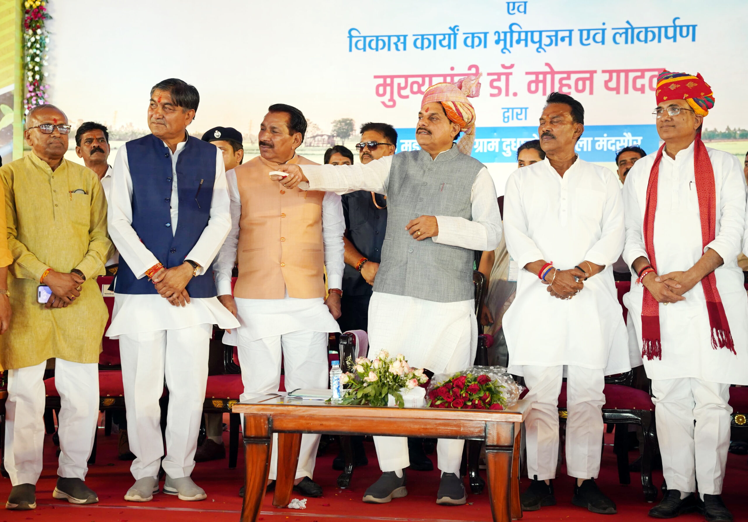 You are currently viewing दुधाखेड़ी माता मंदिर को देवी लोक के रूप में विकसित किया जाएगा, मुख्यमंत्री डॉ. मोहन यादव ने की घोषणा; गरोठ-भानपुरा को मिली 400 करोड़ की विकास सौगात