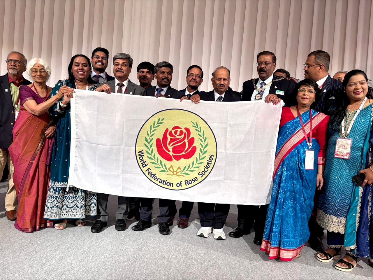 You are currently viewing भोपाल बनेगा विश्व गुलाब प्रेमियों का केंद्र, 2028 में होगा 21वां वर्ल्ड रोज़ कन्वेंशन; 700 से अधिक अंतरराष्ट्रीय प्रतिनिधि होंगे शामिल!