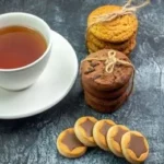 चाय के साथ ये चीजें खाना पड़ सकता है भारी, बढ़ा सकती हैं ब्लड शुगर और गैस की दिक्कत