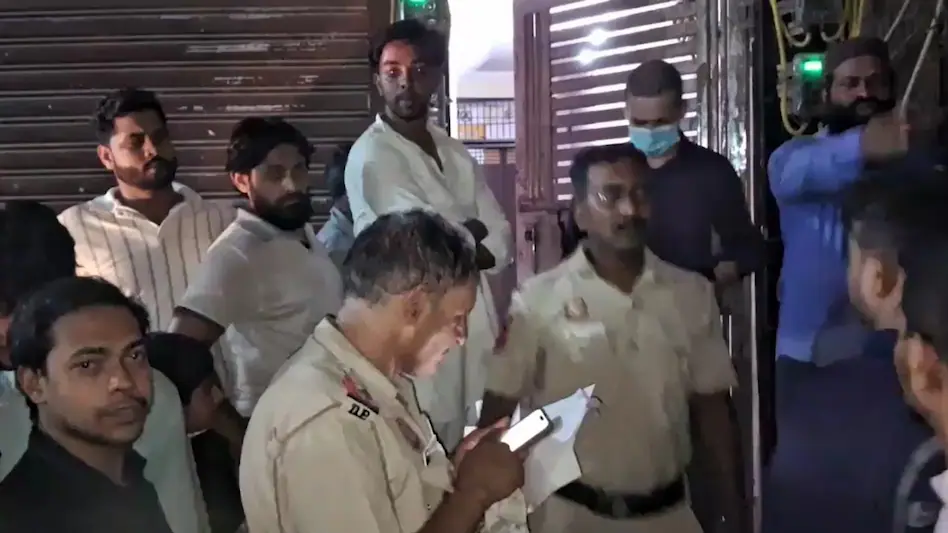 You are currently viewing दिल्ली: 9 साल की बच्ची का सूटकेस में मिली, परिवार का आरोप: दुष्कर्म के बाद हत्या की गई; आरोपी फरार!