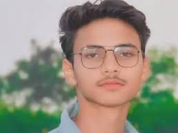 Read more about the article बी.टेक छात्र ने लगाई फांसी, सुसाइड नोट में लिखा- ‘माता-पिता के लिए कुछ नहीं कर पा रहा’; परिजनों ने जताई हत्या की आशंका!