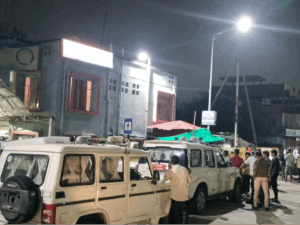 Read more about the article भोपाल में खौफनाक हत्या की वारदात: पंचायत के दौरान फायरकर्मी के सामने छोटे भाई की चाकू से गोदकर हत्या, लड़की को लेकर दो गुटों के विवाद ने ली जान!