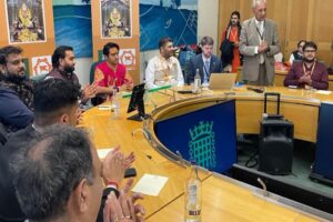 Read more about the article ब्रिटिश संसद में गूंजी हनुमान चालीसा: मानवता और सेवा के लिए ब्रिटेन में सम्मानित हुए पं. धीरेंद्र कृष्ण शास्त्री, कहा – ‘हिंदू बनना नाम से नहीं, विचार से होता है’!