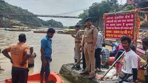 Read more about the article सावन सोमवार पर ओंकारेश्वर में फिर हुआ बड़ा हादसा: नर्मदा स्नान के दौरान युवक की डूबने से मौत, दूसरा बाल-बाल बचा!