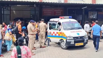 You are currently viewing अफवाह ने ली जान! हरिद्वार के मनसा देवी मंदिर में करंट की अफवाह से मची भगदड़, 6 श्रद्धालुओं की मौत और दर्जनों श्रद्धालु घायल; हादसे के बाद मंदिर बंद!