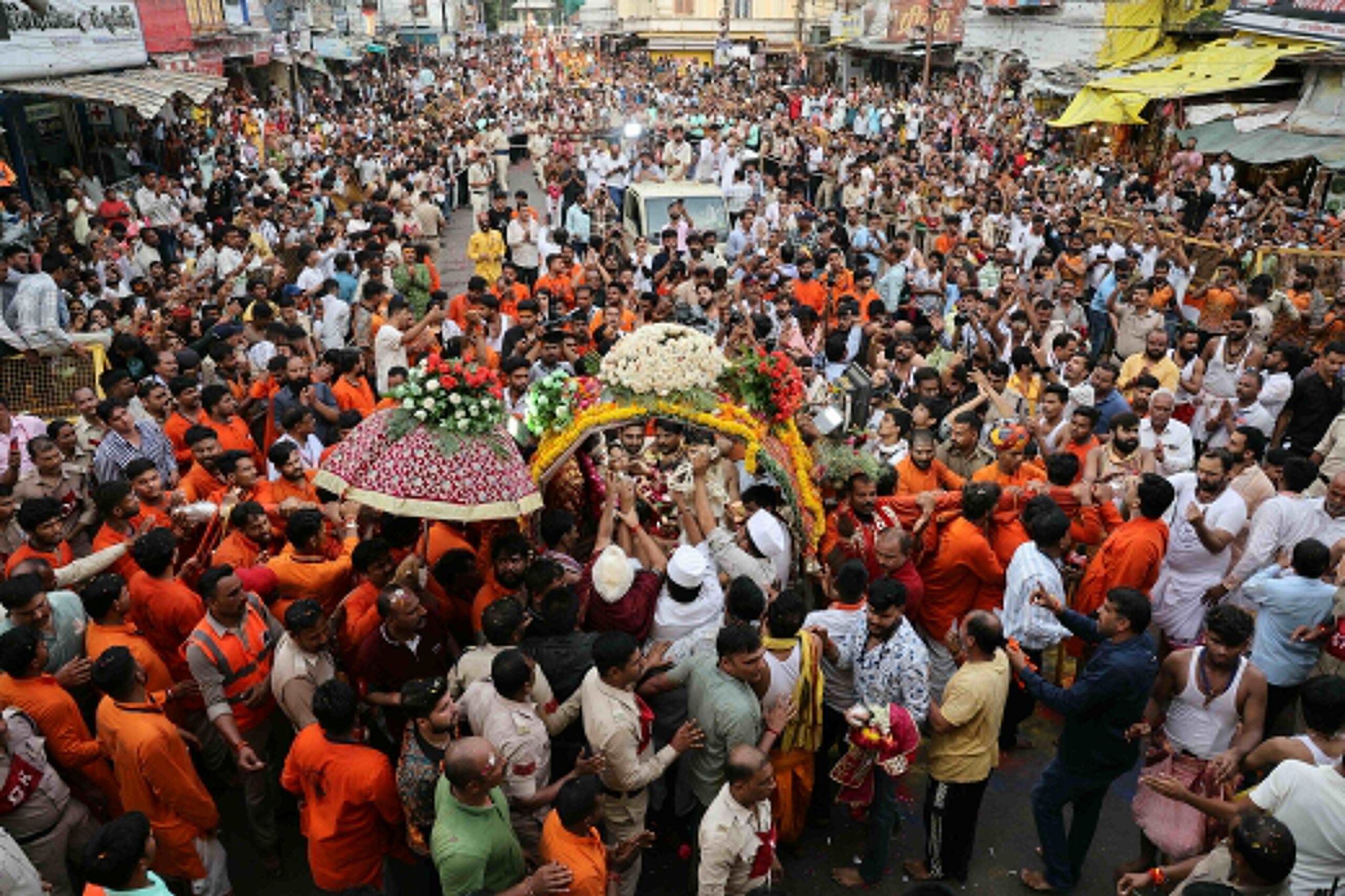 Read more about the article महाकाल की पांचवीं सवारी:भोले-शंभू भोलेनाथ के जयकारों से गुंजायमान सम्पूर्ण अवंतिका नगरी