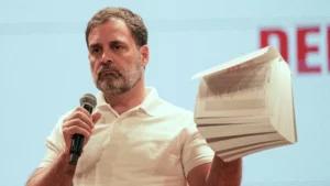Read more about the article राहुल गांधी का आरोप – “मोदी चोरी से प्रधानमंत्री बने, EC-भाजपा ने की मिलीभगत”; बोले – “25 सीटों पर EVM डेटा मिले तो साबित कर दूंगा”, चुनाव आयोग से कहा :10 साल का EVM डेटा और वोटर लिस्ट करें सार्वजनिक!