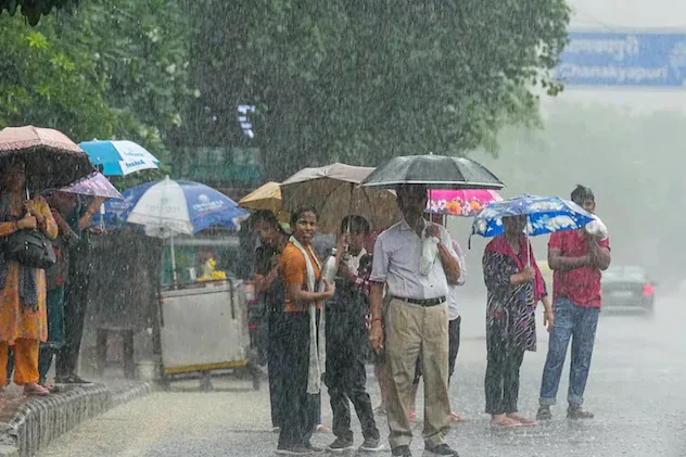 You are currently viewing मध्यप्रदेश मौसम अपडेट: 23 जिलों में भारी बारिश का अलर्ट, तवा डैम से छोड़ा गया 43 हजार क्यूसेक पानी; अगले 4 दिन तक तेज-हल्की बारिश का दौर जारी रहेगा!