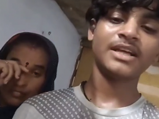 You are currently viewing छतरपुर में पारिवारिक विवाद ने ली खतरनाक मोड़, युवक ने वीडियो में दी सामूहिक आत्महत्या की धमकी; पीड़ित परिवार बोला– पुलिस कार्रवाई नहीं कर रही, सोशल मीडिया पर वायरल हुआ वीडियो!