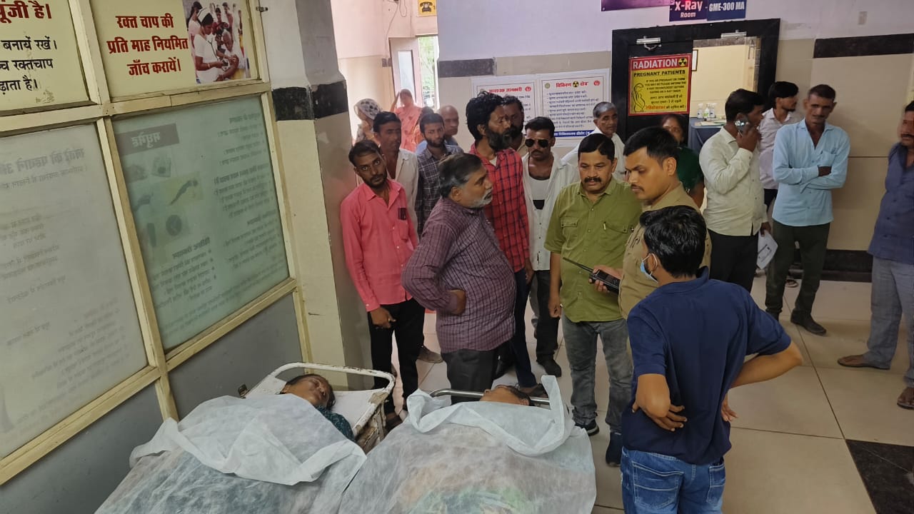 You are currently viewing कांवड़ यात्रा से पहले कुबेरेश्वर धाम में मची भगदड़: दम घुटने से दो की मौत, एक घायल; SDM को दी गई थी आयोजन की ज़िम्मेदारी!