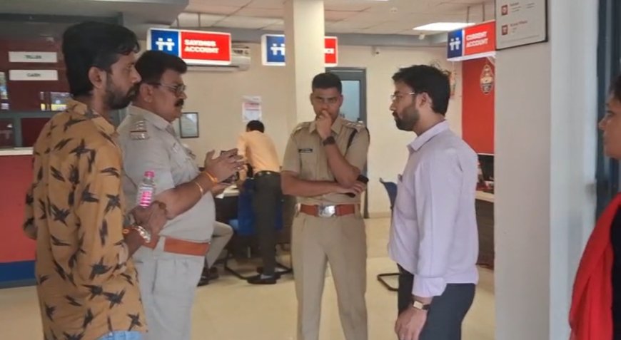 You are currently viewing जबलपुर का सबसे बड़ा बैंक लूटकांड: 18 मिनट में 14.5 करोड़ का सोना और 5 लाख कैश ले उड़े 5 नकाबपोश,  CCTV फुटेज खंगालने के बाद भी सुराग गायब; पुलिस जाँच में जुटी!