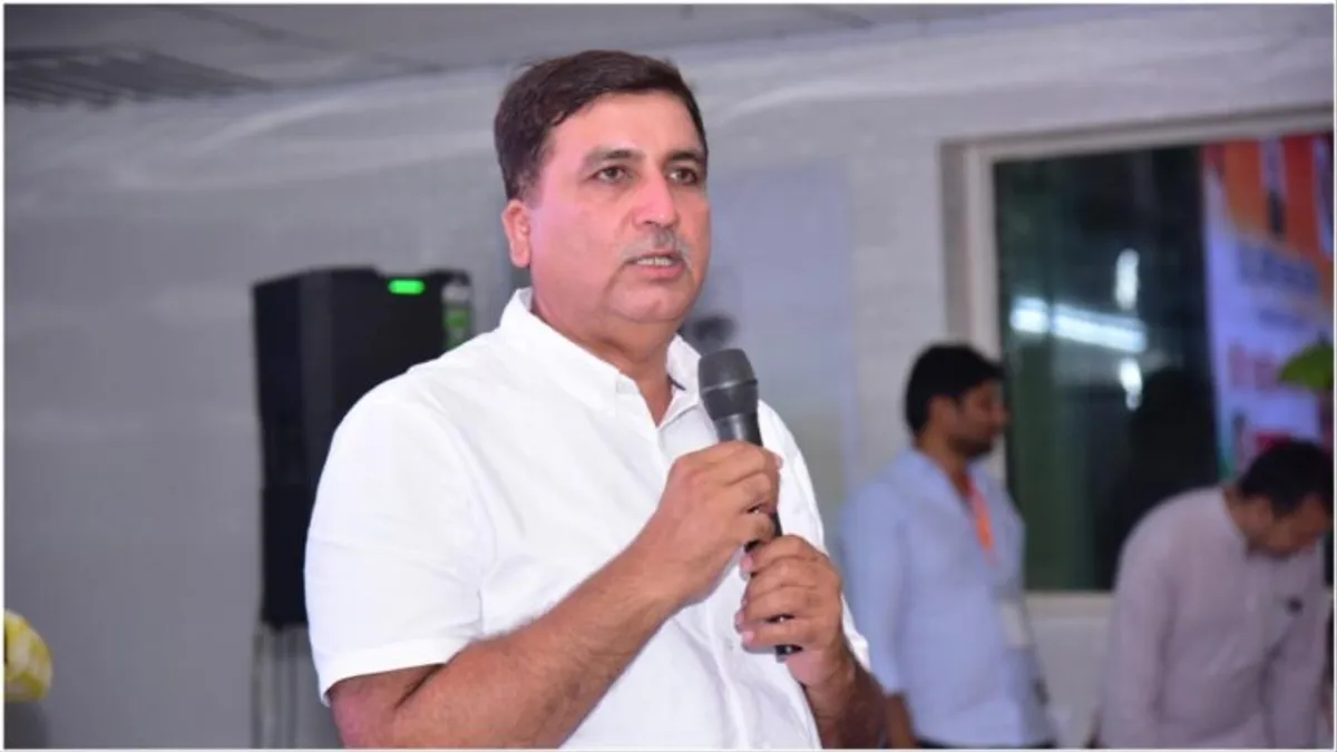 You are currently viewing मध्यप्रदेश कांग्रेस में संगठन सृजन अभियान, जिलाध्यक्षों की नियुक्तियों पर नेताओं की नाराजगी जारी: हरीश चौधरी का बयान: नियुक्तियों का उद्देश्य केवल पद नहीं, बल्कि पार्टी का हर स्तर पर मजबूत संगठन बनाना!