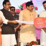 मेधावी छात्रों को मिली बड़ी सौगात: CM मोहन यादव ने बांटी स्कूटी की चाबियां, 20 लाख से ज्यादा बालिकाओं को मिली आर्थिक मदद; CM मोहन यादव बोले – ‘बच्चे नौकरी देने वाले बनें!