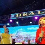 विधायक अनिल जैन ने “पंडा को लग गई चुड़ैलें रे”भजन पर गायिका शहनाज अख्तर के साथ मंच पर किया डांस, सोशल मीडिया पर वायरल हुआ वीडियो; हजारों लोग हुए मंत्रमुग्ध