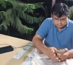 Read more about the article “तेरी बेटी और तेरी भाभी में बहुत गर्मी है” — महिला ने लगाया सबलगढ़ SDM पर गंभीर आरोप, मुख्यमंत्री ने तुरंत किया था सस्पेंड; लेकिन अभी भी परिवार को  करता है परेशान!