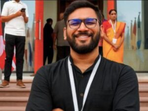 Read more about the article ‘NCERT ज्ञान’ चैनल चलाने वाला MCU छात्र दिव्यांश अब नहीं रहा: पोस्टमॉर्टम ने खोले कई राज़,  शरीर पर 28 चोटों के निशान मिले; परिवार ने लगाया झूठी जानकारी देने का आरोप