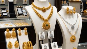 Read more about the article मिडिल ईस्ट जंग के बीच सोना-चांदी के दाम में भारी गिरावट, जानें आज का Gold-Silver का भाव