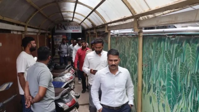 You are currently viewing लखनऊ अग्निकांड के बाद इंदौर प्रशासन सख्त, फायर नियमों के उल्लंघन पर 13 कोचिंग सेंटर किए बंद