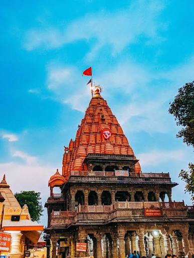 महाकाल पर भक्तों की अपार श्रद्धा: एक साल में 142 करोड़ की आय, दान ने बनाया नया रिकॉर्ड