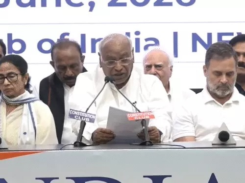 SIR विवाद पर 23 विपक्षी दलों ने CJI को भेजा संयुक्त पत्र: DMK समेत कई दलों ने कहा- प्रक्रिया मनमानी, लोकतंत्र और मतदान अधिकार पर खतरा
