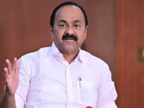 केरल CM ने बंगाल CM से राजगोपाल के पासपोर्ट मामले में दखल मांगा: पुलिस वेरिफिकेशन रिपोर्ट से रिन्यूअल अटका, तत्काल कार्रवाई की अपील