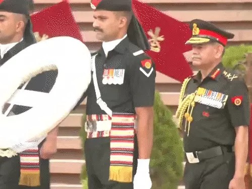 आर्मी चीफ पद से रिटायर हुए जनरल उपेंद्र द्विवेदी, जनरल धीरज सेठ ने संभाली कमान: बोले- हर चुनौती के लिए सेना पूरी तरह तैयार