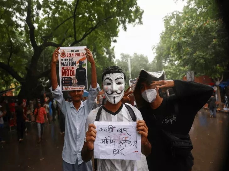 जंतर-मंतर पर CJP का प्रदर्शन जारी: सरकार की बातचीत की पेशकश ठुकराई, वांगचुक से अनशन खत्म करने की अपील, दिल्ली में सुरक्षा कड़ी