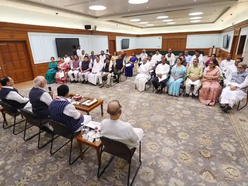 You are currently viewing पीएम आवास पर एनडीए सांसदों की अहम बैठक, सहयोगी दलों के जनप्रतिनिधियों को दिया एकजुटता और भरोसे का संदेश
